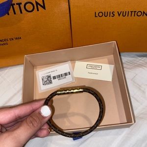 LV CONFIDENTIAL BRACELET (AUTHENTIC)
